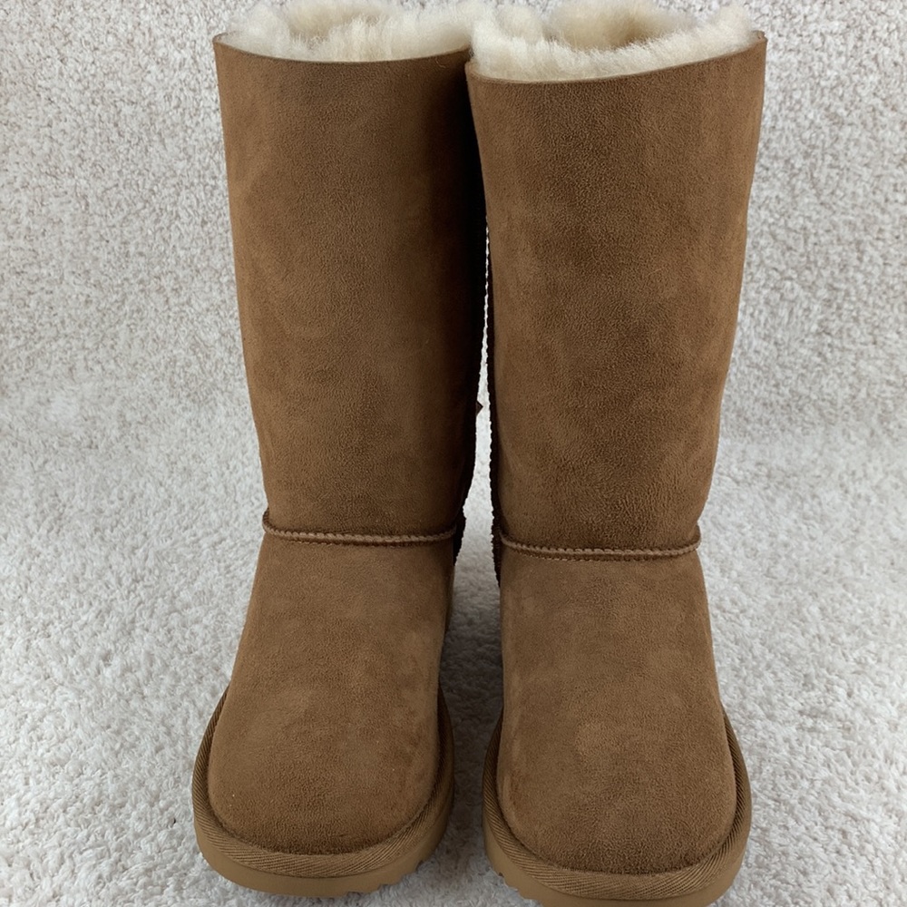 Ugg Kid's Bailey Bow/ Tall Size 2 - Picture 2 of 8